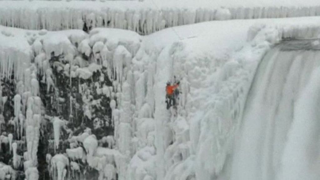 Ice Climber Scales Frozen Niagara Falls Bbc News