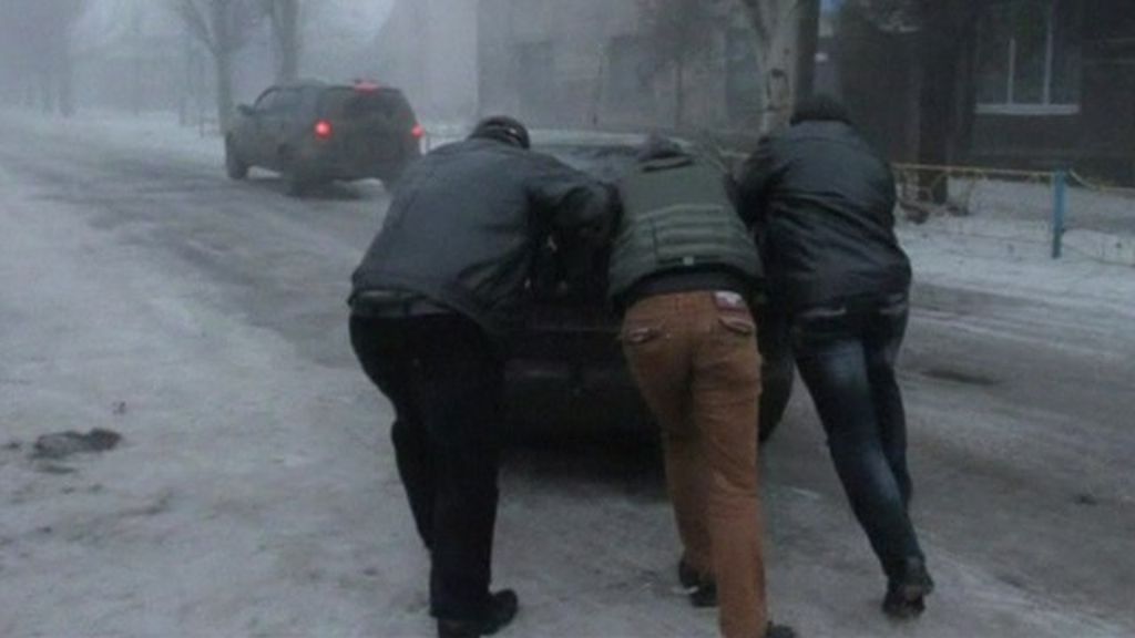 Ukraine Crisis Fleeing The Shelling In Debaltseve Bbc News