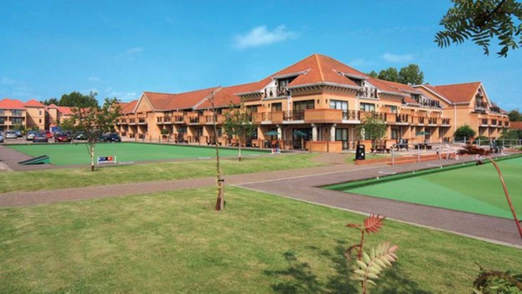 Potters Holiday Resort closes because of norovirus - BBC News