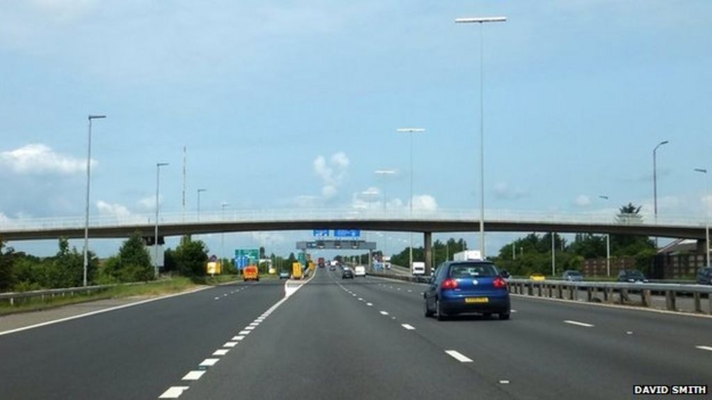 Portsmouth City Council rethink on M275 motorway bus lane - BBC News