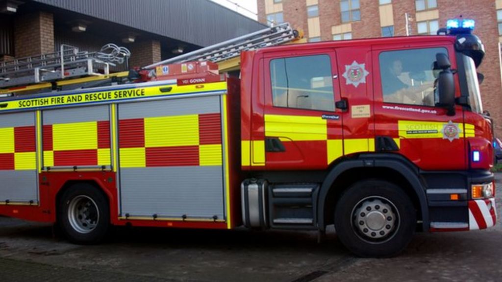 Four people taken to hospital after Stevenston and Rothesay fires - BBC ...