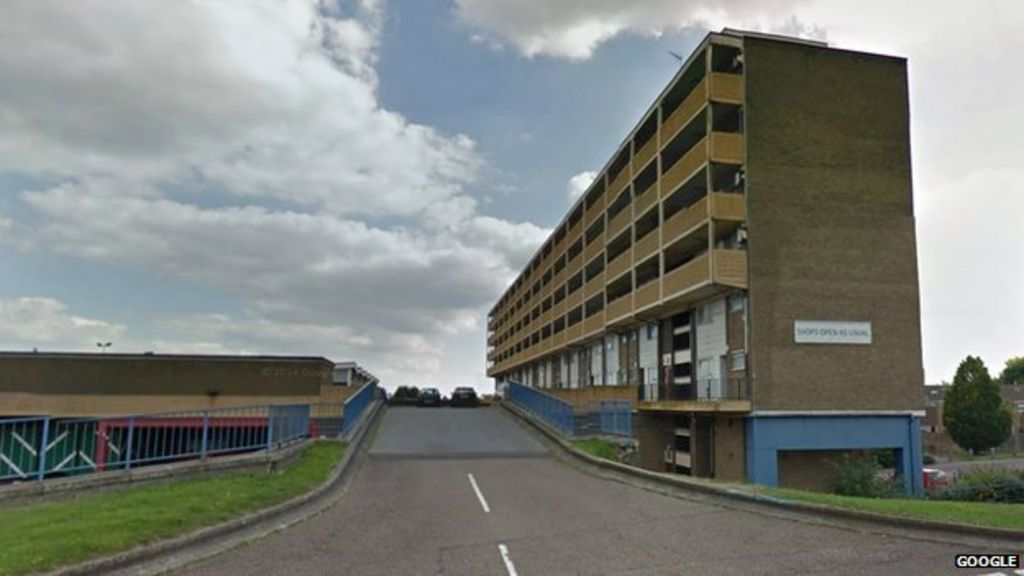 Luton's Marsh Farm residents set up 'police' patrols BBC News