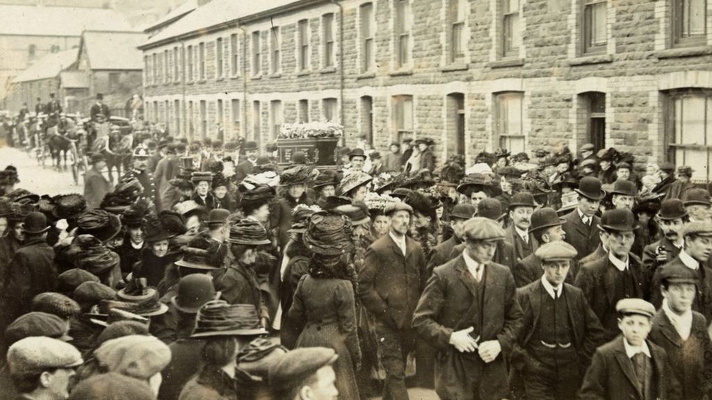 Llifogydd Cwmclydach 1910 // Clydach Vale flood 1910 BBC Cymru Fyw