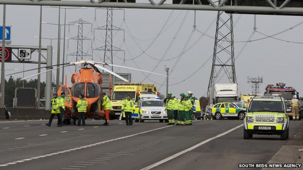 m1-southbound-closed-as-two-injured-in-serious-crash-bbc-news