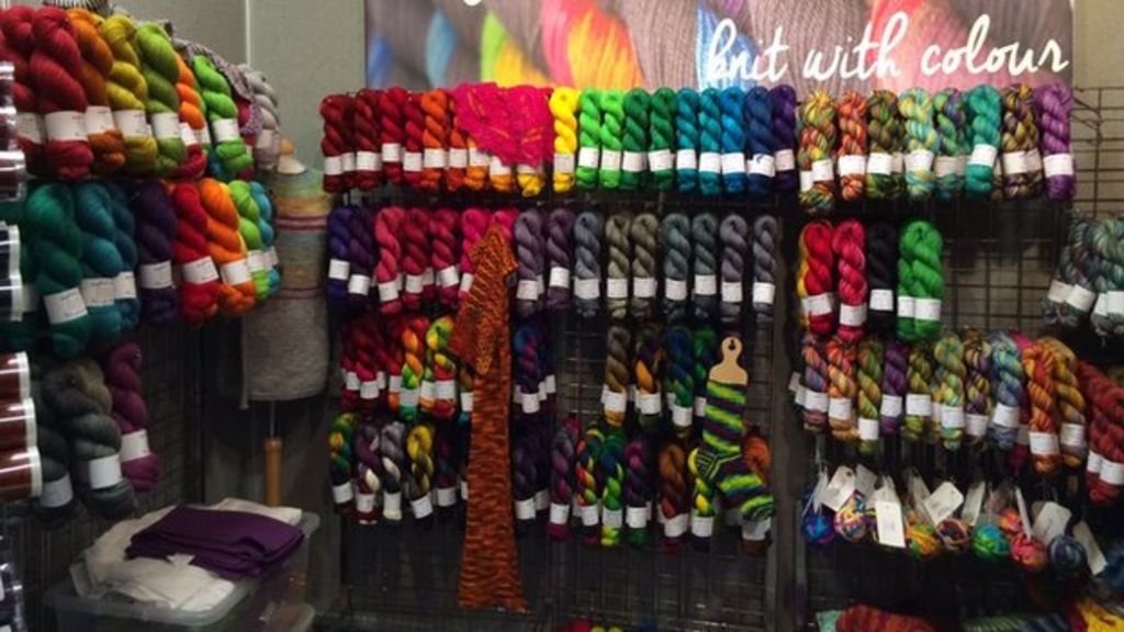 Knitters gather for Edinburgh Yarn Festival BBC News