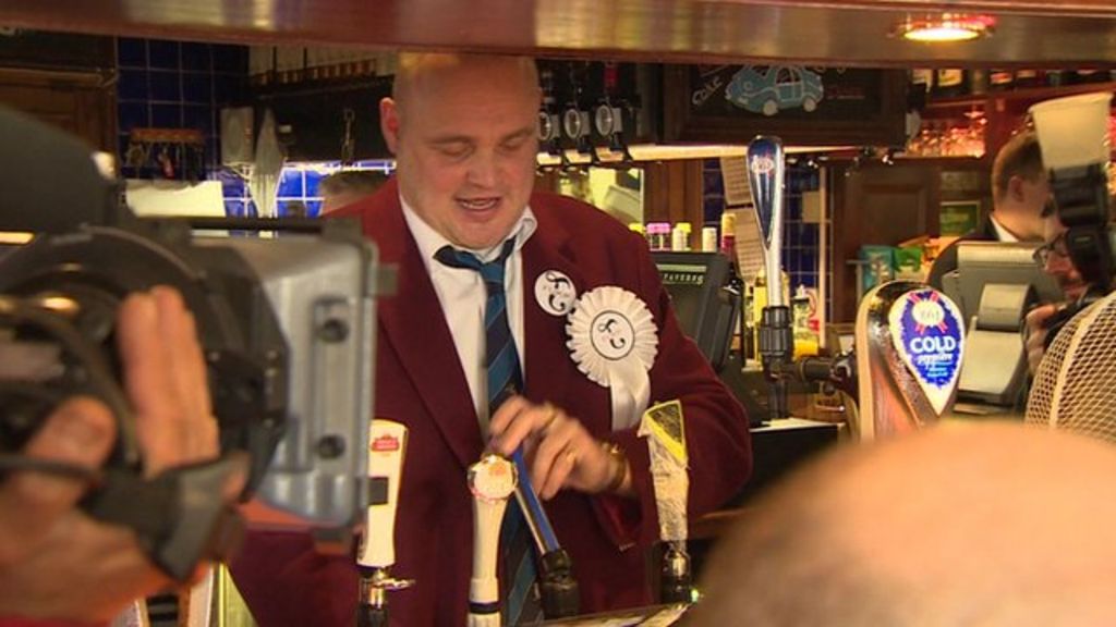 Pub Landlord Al Murray campaigns in South BBC News