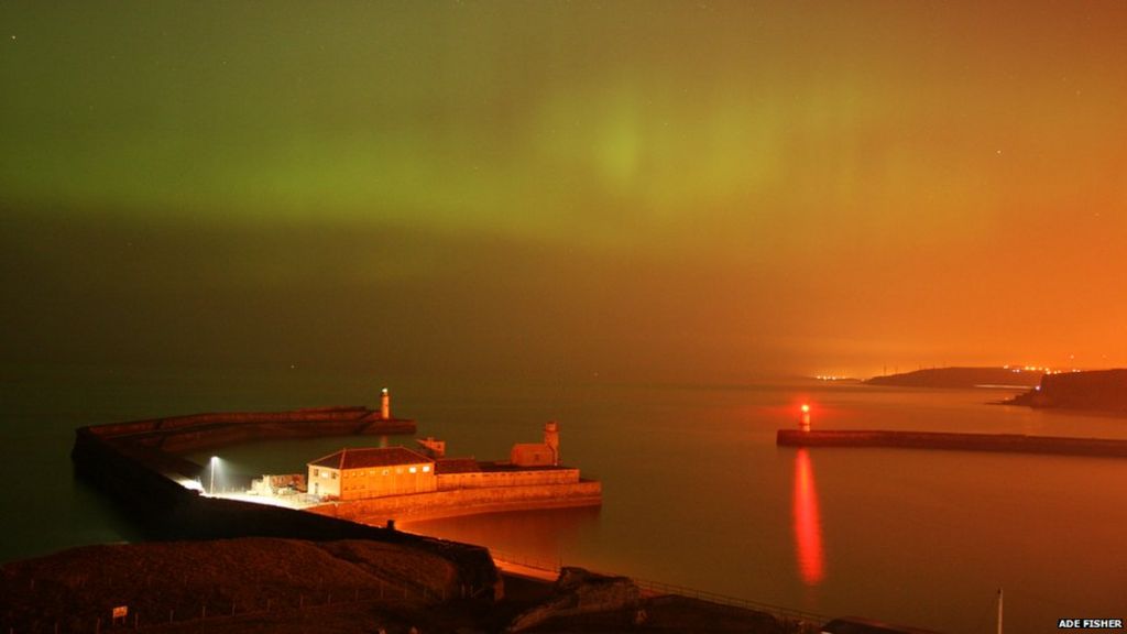 Northern Lights Illuminate UK Skies - BBC News