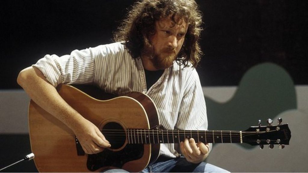 Folk guitarist John Renbourn dies in Hawick home - BBC News