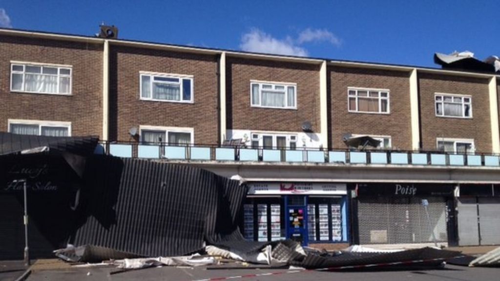 High winds rip off South Ockendon flats roof BBC News