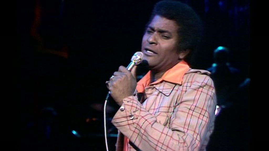 Country singer Charley Pride returns to the UK - BBC News