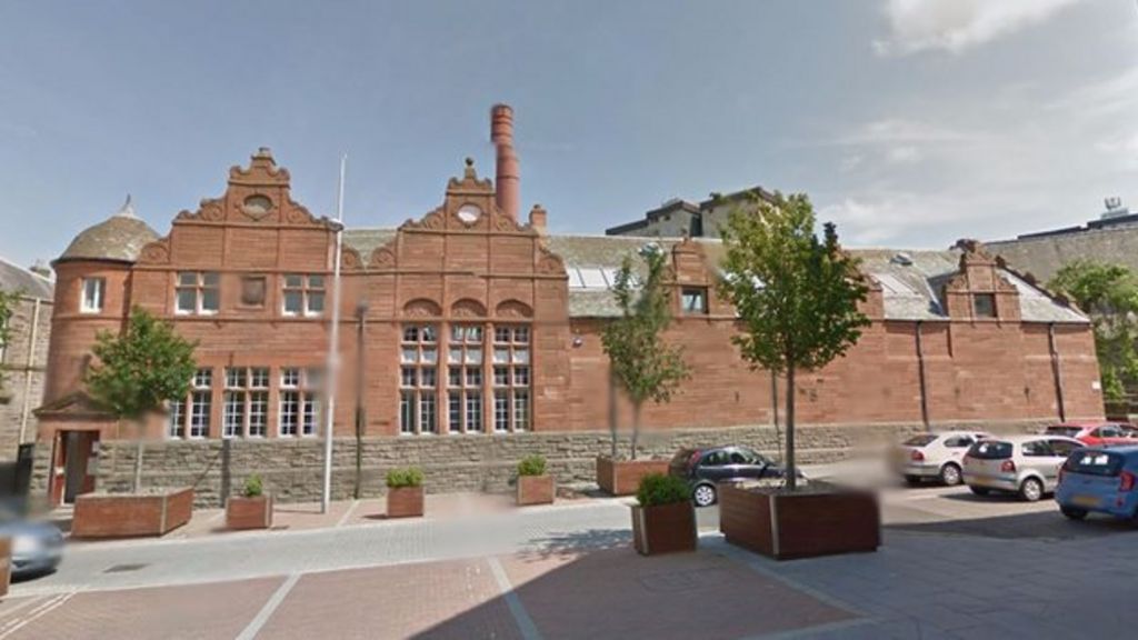 Dundee's Lochee Leisure Centre set for £1m refurbishment BBC News