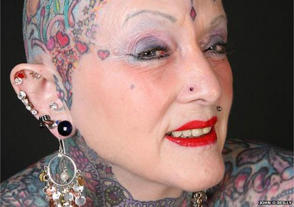 Isobel Varley: 'Most tattooed female senior citizen' dies - BBC News