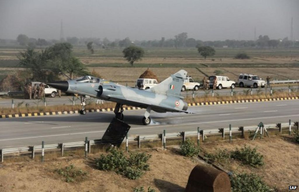 India Air Force Lands Fighter Jet On Yamuna Expressway Bbc News