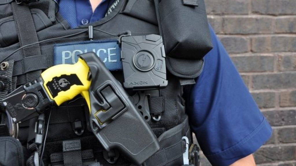 Metropolitan Police Officers To Get 20 000 Body Cameras Bbc News