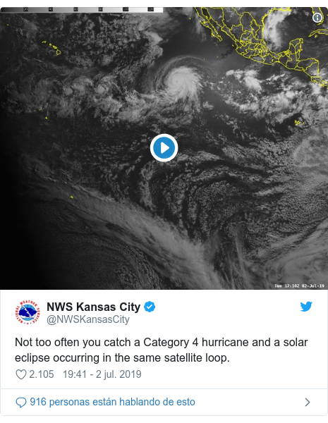 Publicación de Twitter por @NWSKansasCity: Not too often you catch a Category 4 hurricane and a solar eclipse occurring in the same satellite loop. 