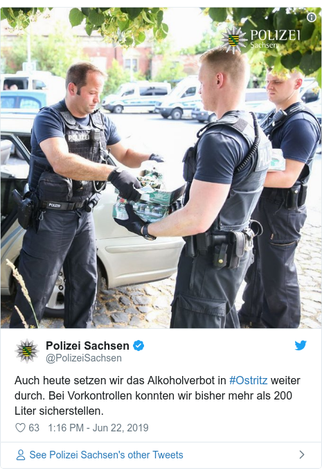 Twitter post by @PolizeiSachsen: Auch heute setzen wir das Alkoholverbot in #Ostritz weiter durch. Bei Vorkontrollen konnten wir bisher mehr als 200 Liter sicherstellen. 