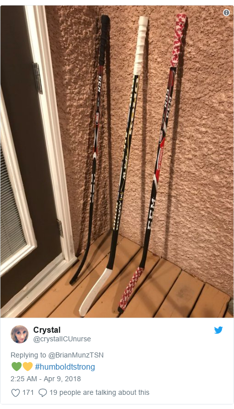 Twitter post by @crystalICUnurse: 💚💛 #humboldtstrong 
