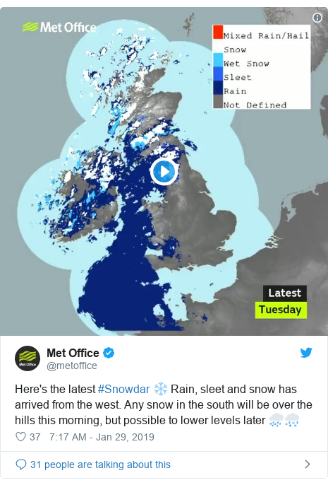 Twitter post by @metoffice: Here's the latest #Snowdar ❄️ Rain, sleet and snow has arrived from the west. Any snow in the south will be over the hills this morning, but possible to lower levels later 🌧️🌨️ 