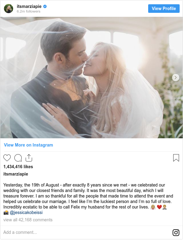 Pewdiepie And Marzia Bisognin Marry At Kew Gardens Bbc News