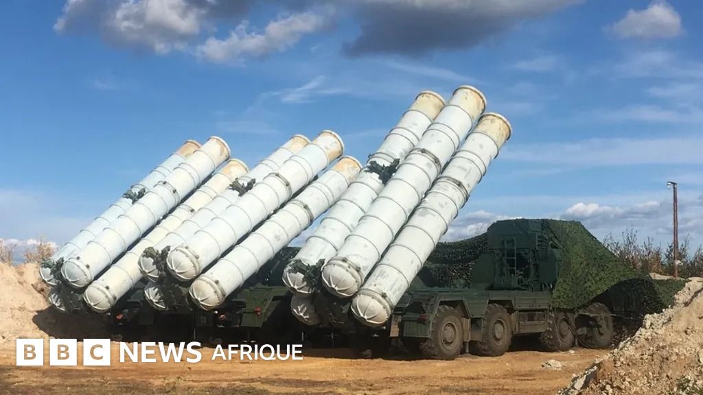L’Égypte présente pour la première fois son système de missiles russe S-300VM
