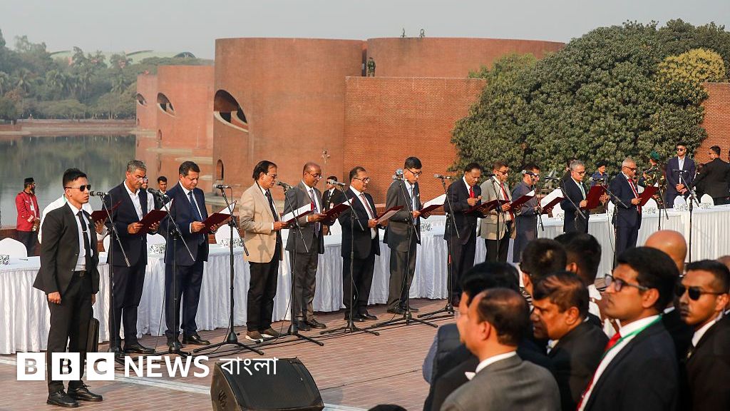 মন্ত্রী-প্রতিমন্ত্রীর সঙ্গে উপদেষ্টা, সরকারের আকার বাড়লে ঝুঁকি আছে?