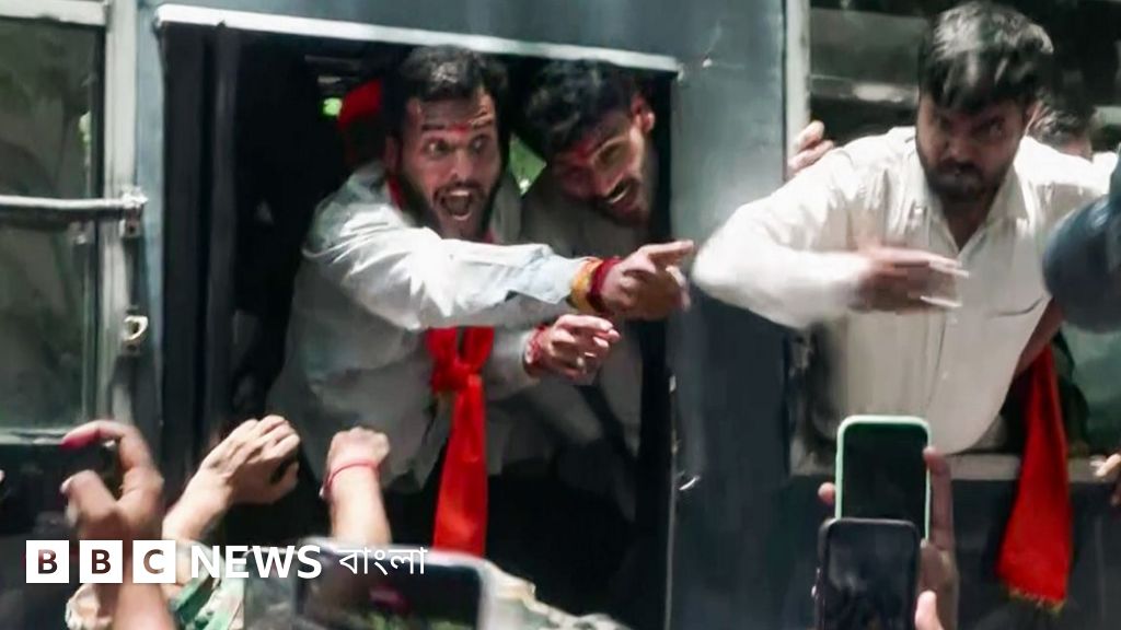 শান্তিনিকেতনে টুলু ঘনিষ্ঠের বাড়িতে অভিযান, তিন আটক