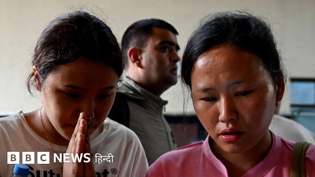 काठमांडू के अस्पताल के बाहर अपनों की खबर का इंतजार, आंखों में आस और दिल में डर