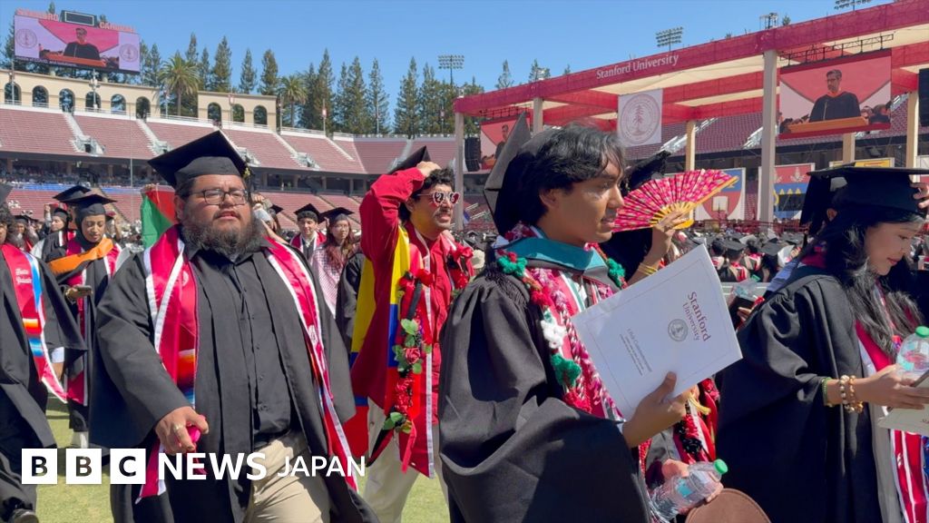 米スタンフォード大卒業式で学生が次々と退席、グーグルCEOの祝辞で - BBCニュース