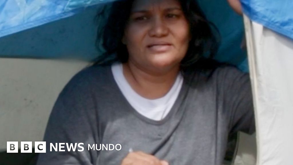Families displaced after the earthquake, camp in Caracas - BBC News World