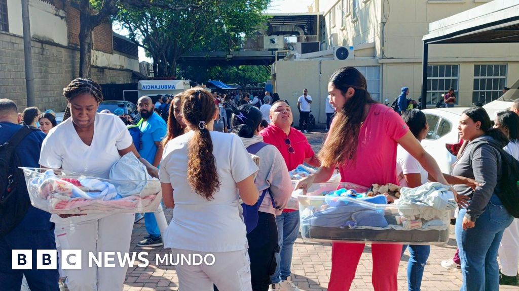 "Mi prioridad era sacar a esos niños": la historia de una de las imágenes más conmovedoras del terremoto en Colombia