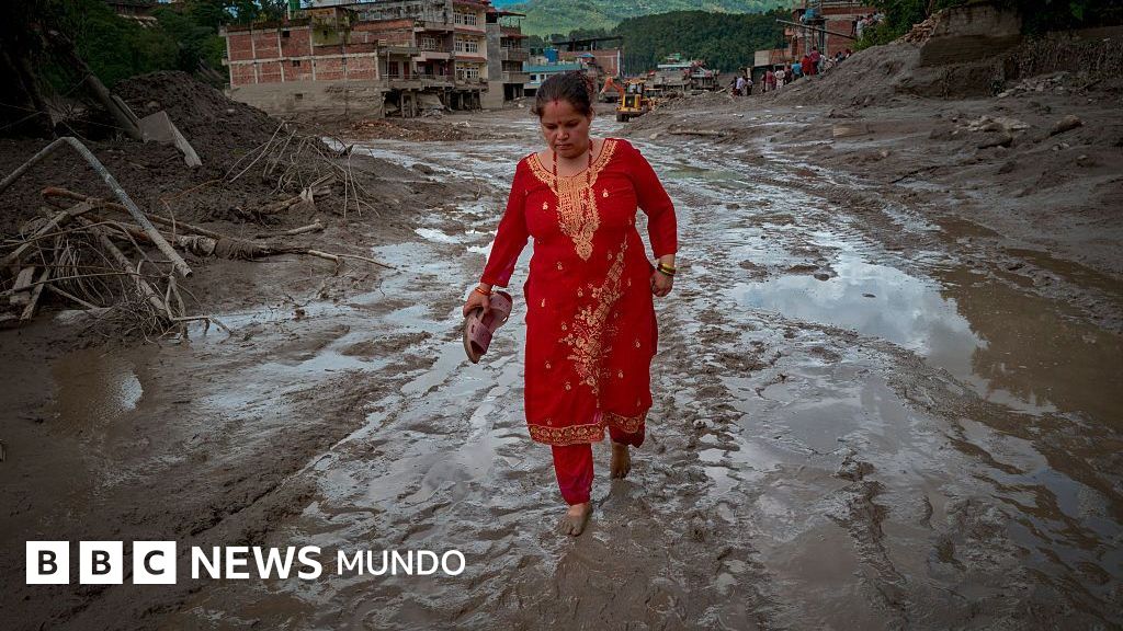 Qué causó la avalancha y otras 3 preguntas sobre la catástrofe que dejó cientos de muertos y desaparecidos en Nepal y Tíbet