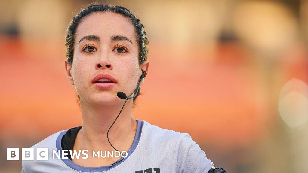 Katia Itzel García: la árbitra que hace historia como la primera mexicana en dirigir en un Mundial masculino