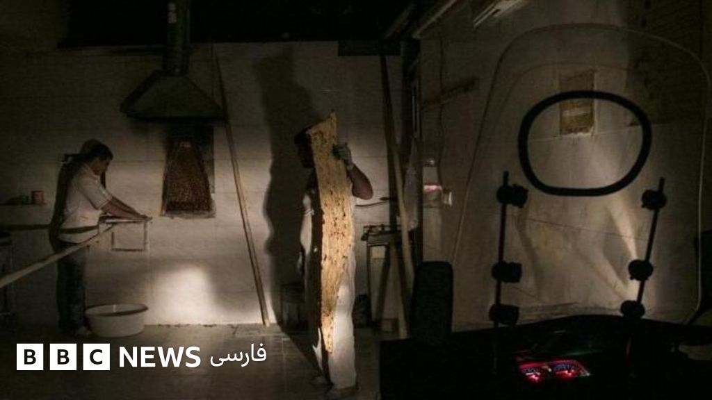 یک سنگک فروشی در تهران به هنگام بی برقی