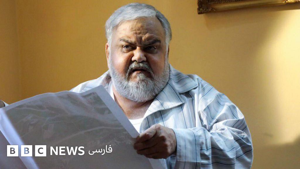 اکبر عبدی در صحنه ای از یک فیلم