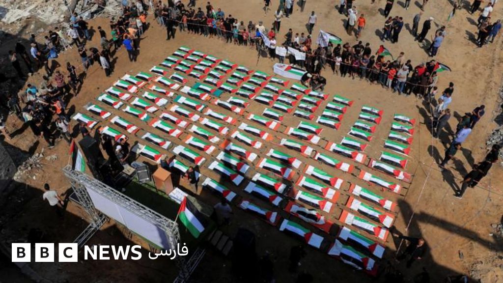 مراسم تشییع جنازه گروهی ۱۱۲ نفر در شهر غزه برگزار شد، کسانی که اجسادشان زیر آوار ساختمان‌ها در جریان حمله اسرائیل در سال ۲۰۲۳ مدفون مانده بود.