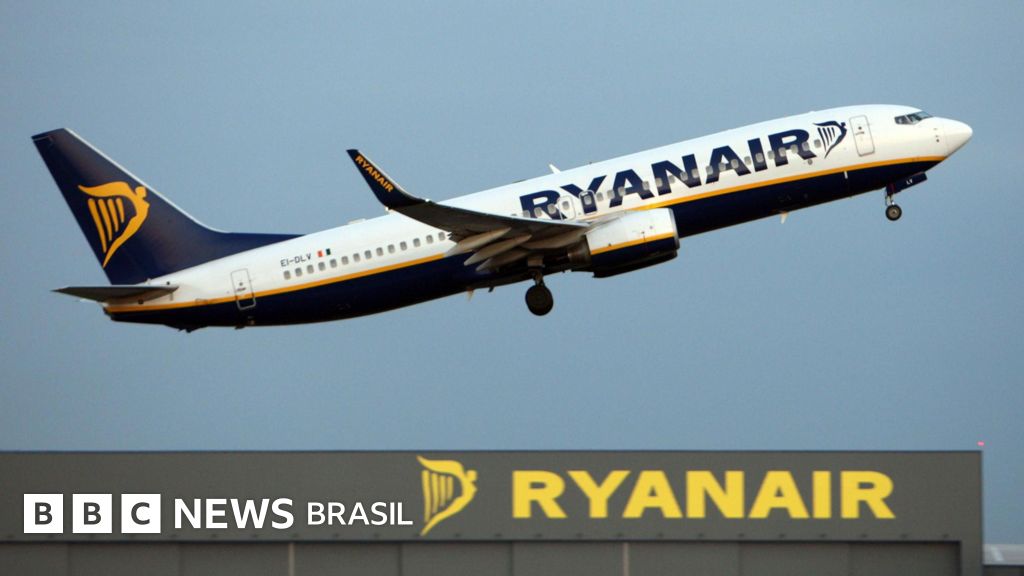 A causa do acidente em que homem quase foi sugado para fora de avião pela janela, segundo relatório preliminar
