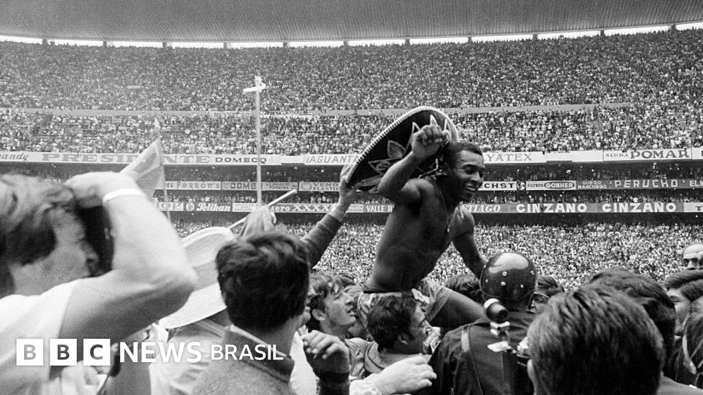 'Brasil tem de parar de se gabar' no futebol e 'descer do salto', diz biógrafo escocês de Pelé