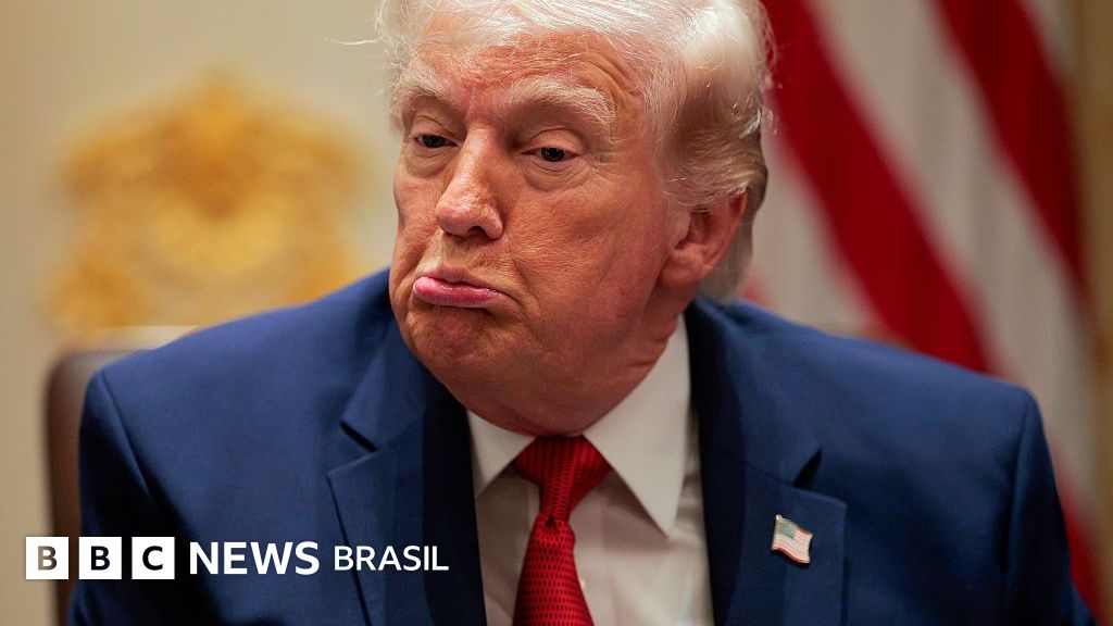 Trump volta atrás em taxa de 20% sobre carga de navios no Estreito de Ormuz