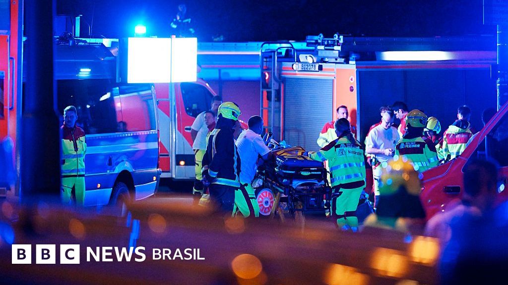 Motorista atropela multidão durante parada LGBTQIA+ em Berlim; uma pessoa morreu e 17 ficaram feridas