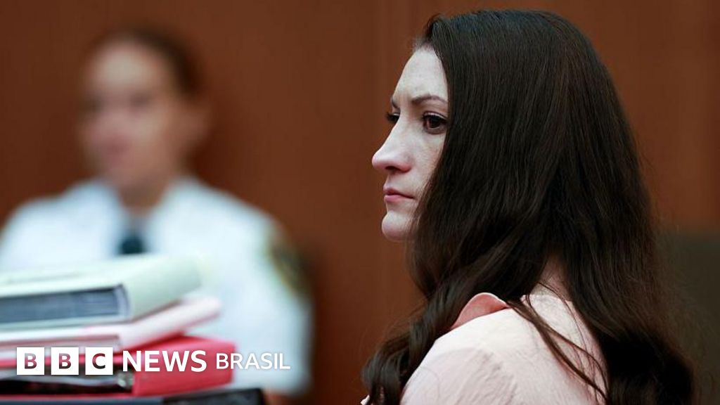 Como julgamento de uma mãe acusada de matar os 3 filhos impulsiona o debate sobre psicose pós-parto
