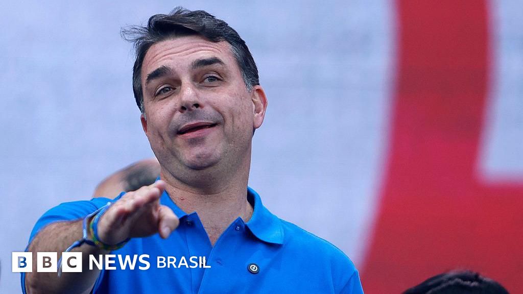 Flávio Bolsonaro está isolado após sucessão de crises na campanha à Presidência?