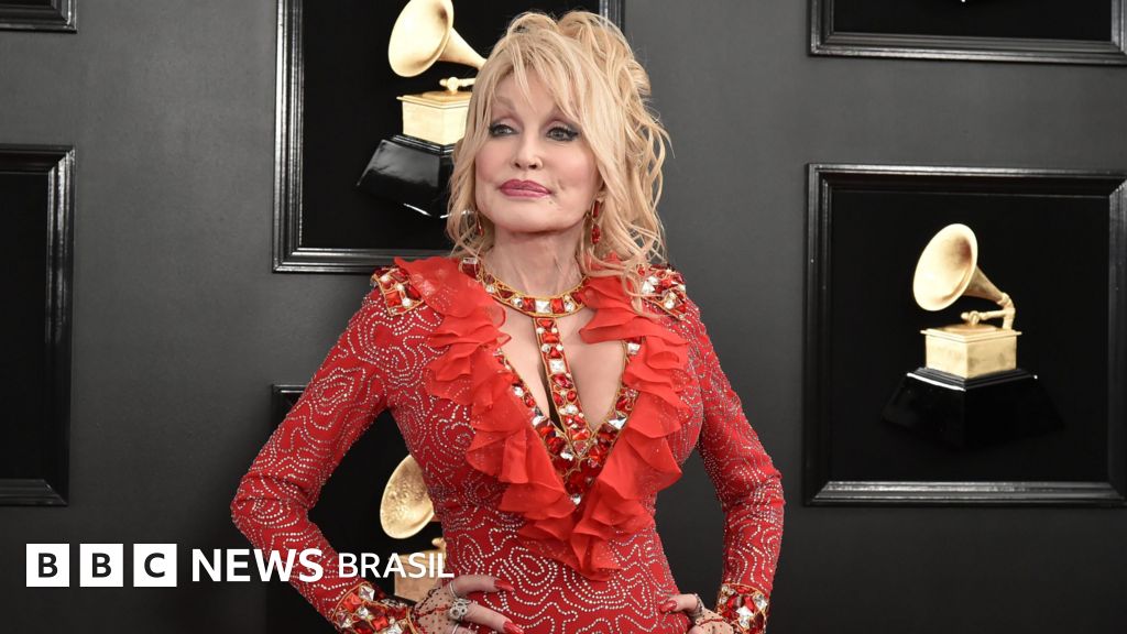 A vida e os sucessos de Dolly Parton, a lenda da música country que morreu aos 80 anos