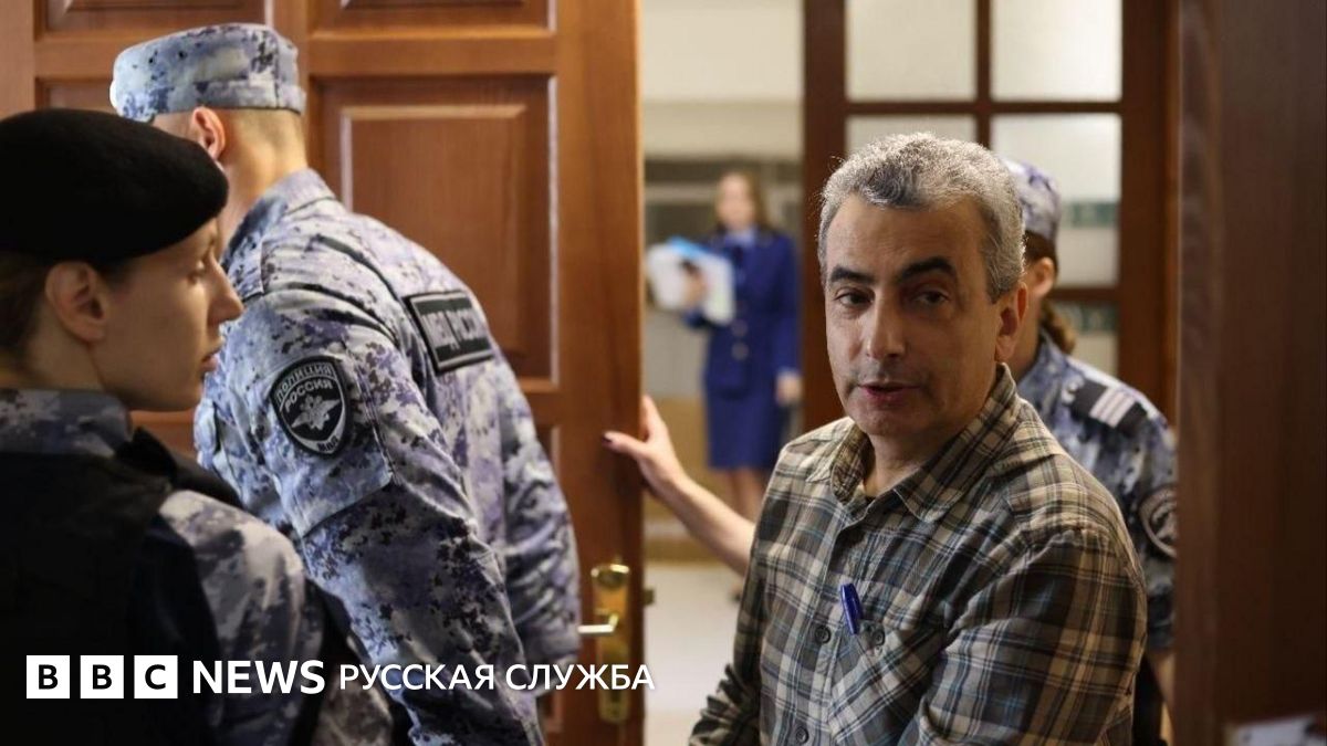 Зампреда «Яблока» Льва Шлосберга приговорили к 11 годам колонии