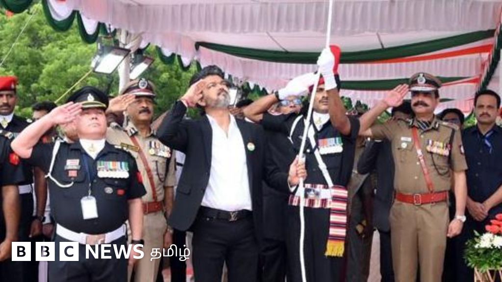 சுதந்திர தின விழா: முதல்முறை கோட்டையில் கொடியேற்றிய முதலமைச்சர் விஜய் - புகைப்படத் தொகுப்பு