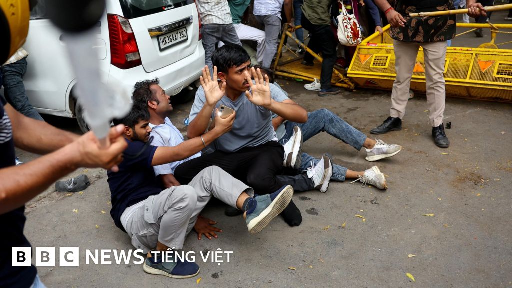 Vì sao có hàng ngàn người biểu tình ở New Delhi?