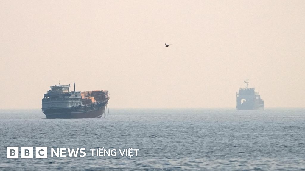 Iran đóng Eo biển Hormuz, Mỹ mở nhiều đợt tấn công mới