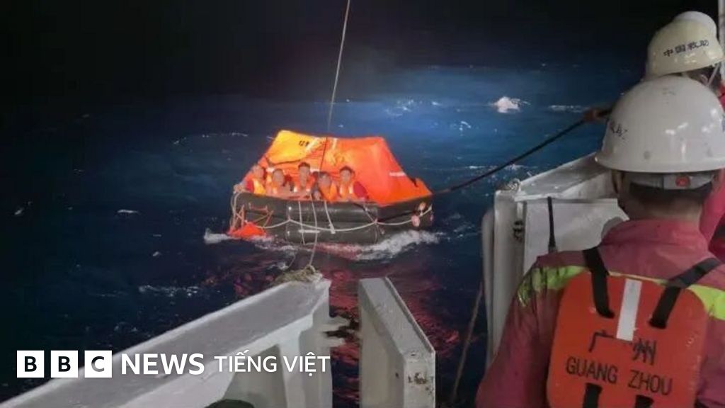 Thuyền Việt Nam chìm ở Biển Đông, còn nhiều người mất tích