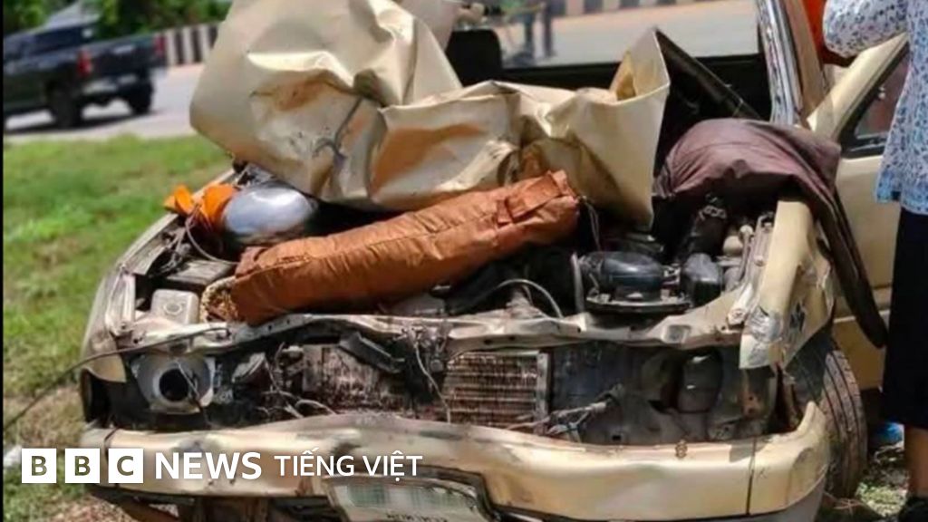 Bé trai 11 tuổi lái xe lao vào tăng đoàn ở Thái Lan, 8 nhà sư thiệt mạng