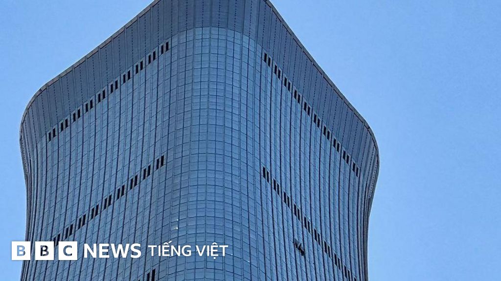 Trung Quốc nói phi công lái máy bay đâm vào tòa nhà cao nhất Bắc Kinh vì 'lý do cá nhân'