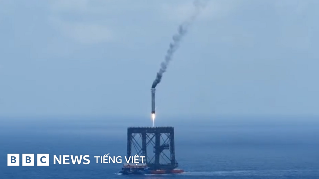Trung Quốc thử nghiệm thành công hệ thống thu hồi tên lửa đẩy trên biển